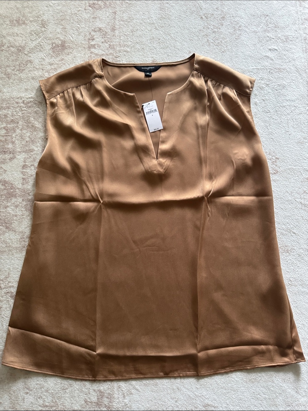 NWT Banana Republic Sleeveless Notch-Neck Top - Tan